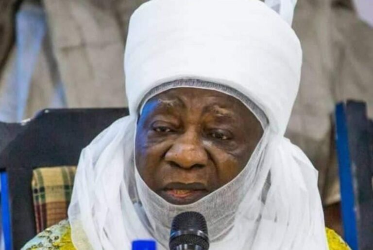 Emir of Ilorin allegedly send Muslim group make dem sack mosque wey dey host Christians